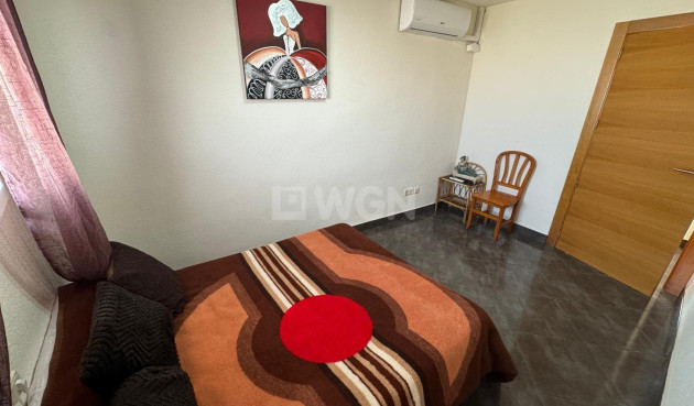 Odsprzedaż - Mieszkanie w bloku - Torrevieja - Playa del Cura