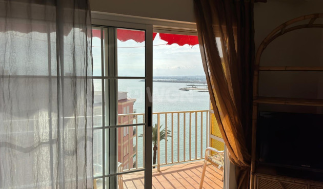 Odsprzedaż - Mieszkanie w bloku - Torrevieja - Playa del Cura
