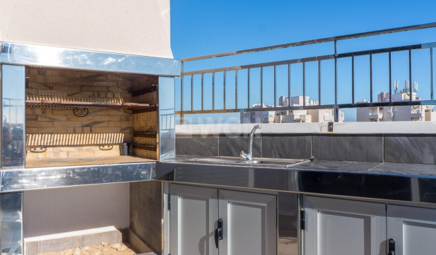 Odsprzedaż - Mieszkanie w bloku - Torrevieja - Estacion De Autobuses