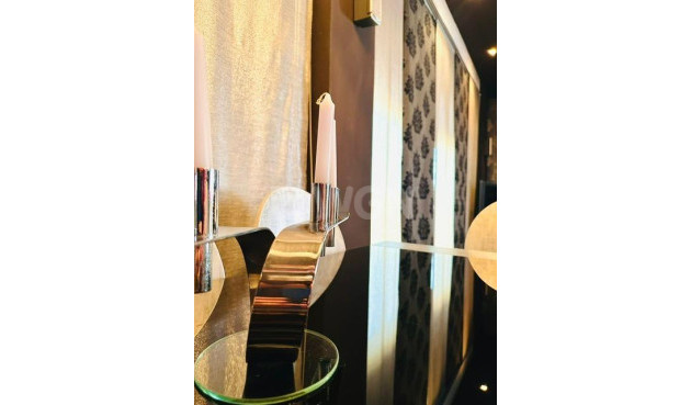 Odsprzedaż - Mieszkanie w bloku - Torrevieja - Estacion De Autobuses