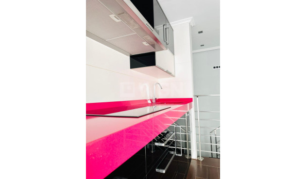 Odsprzedaż - Mieszkanie w bloku - Torrevieja - Estacion De Autobuses