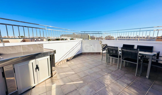 Odsprzedaż - Mieszkanie w bloku - Torrevieja - Estacion De Autobuses