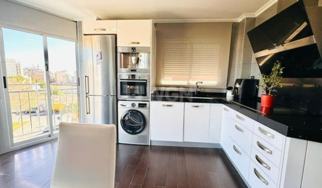 Odsprzedaż - Mieszkanie w bloku - Torrevieja - Estacion De Autobuses