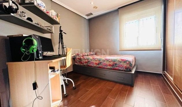 Odsprzedaż - Mieszkanie w bloku - Torrevieja - Estacion De Autobuses