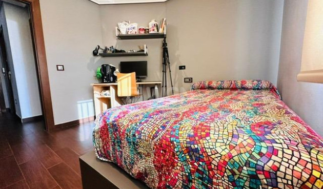 Odsprzedaż - Mieszkanie w bloku - Torrevieja - Estacion De Autobuses