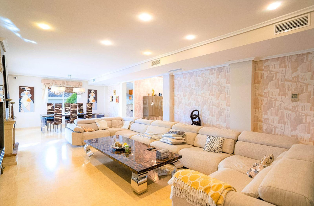 Odsprzedaż - Villa - Torrevieja - Torre La Mata