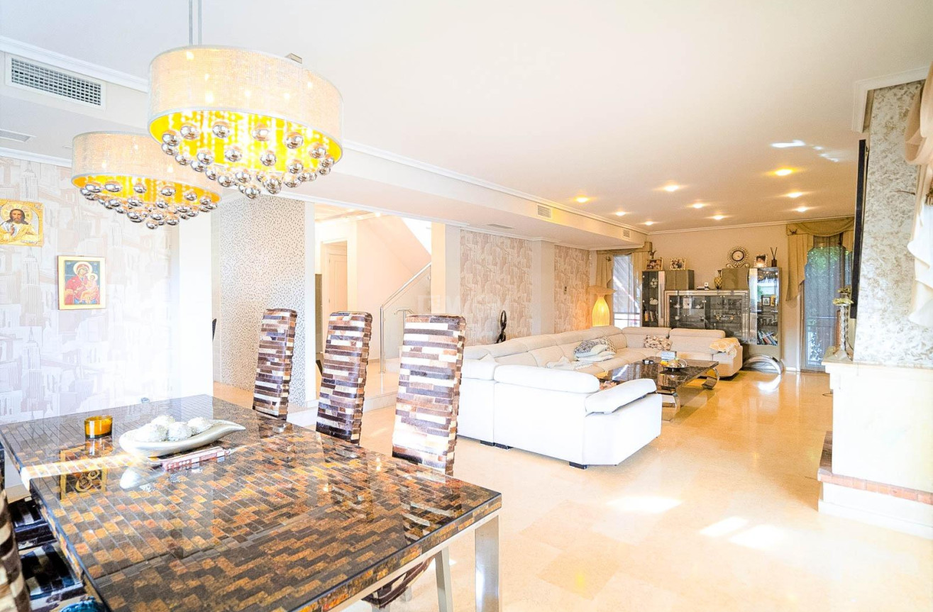 Odsprzedaż - Villa - Torrevieja - Torre La Mata