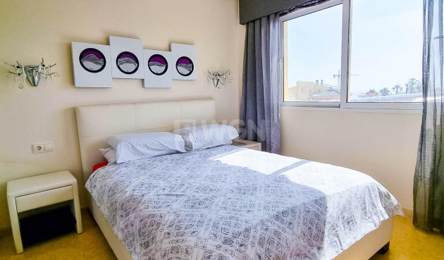 Odsprzedaż - Villa - Torrevieja - Torre La Mata