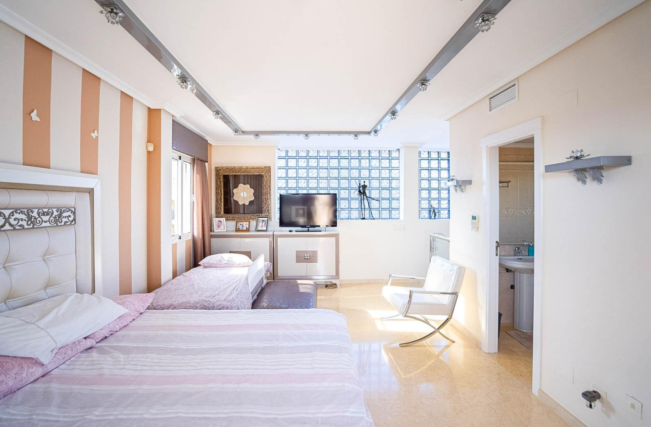 Odsprzedaż - Villa - Torrevieja - Torre La Mata