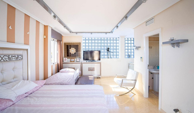 Odsprzedaż - Villa - Torrevieja - Torre La Mata