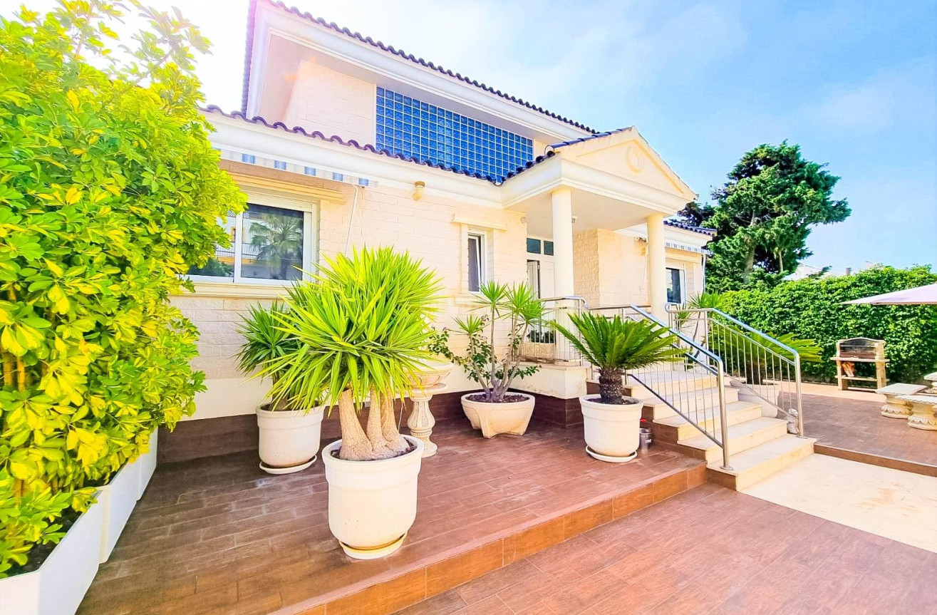Odsprzedaż - Villa - Torrevieja - Torre La Mata