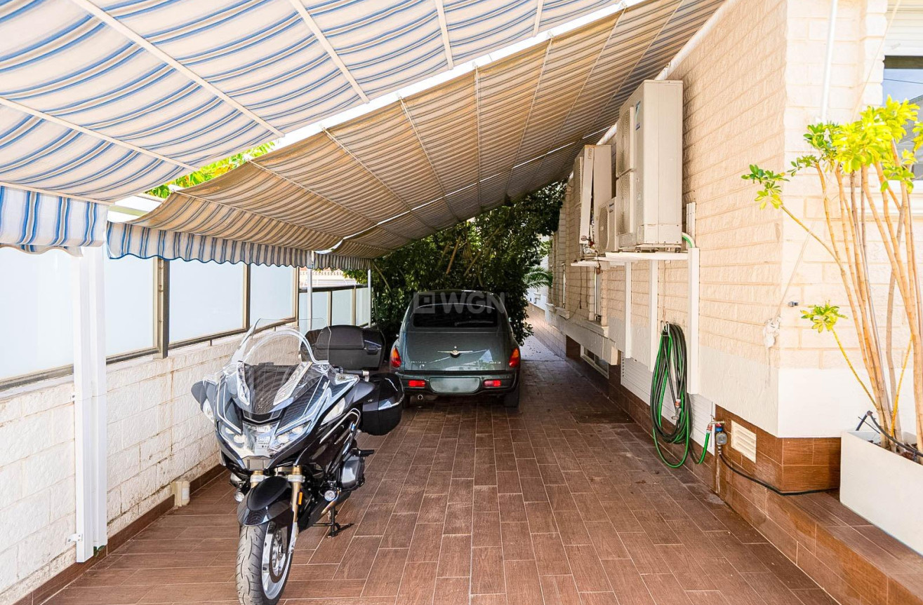 Odsprzedaż - Villa - Torrevieja - Torre La Mata