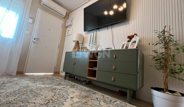 Resale - Apartment / flat - Pilar de la Horadada - La Torre de la Horadada