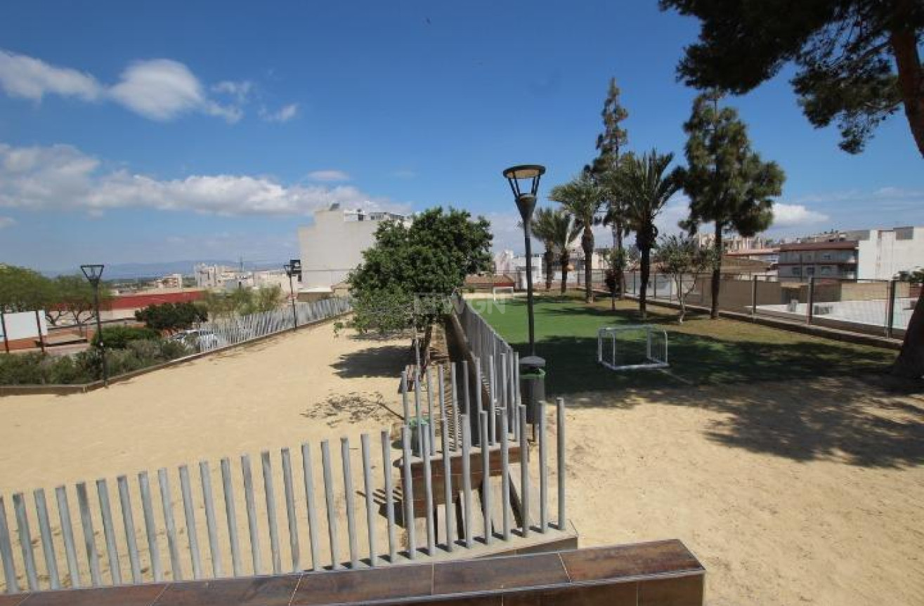 Odsprzedaż - Kamienica - Guardamar del Segura - Centro