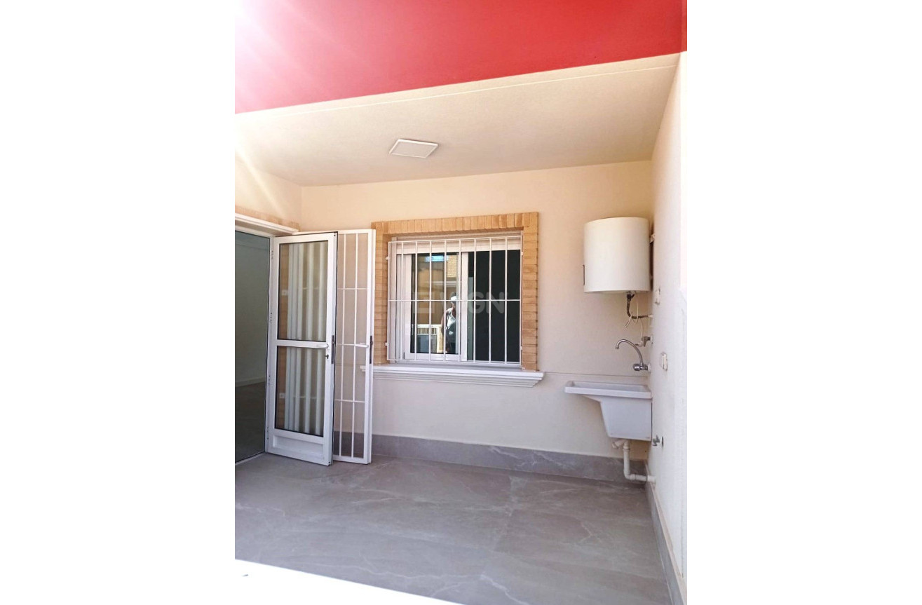 Odsprzedaż - Kamienica - Pilar de la Horadada