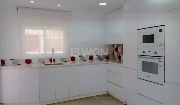 Odsprzedaż - Kamienica - Pilar de la Horadada