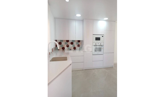 Odsprzedaż - Kamienica - Pilar de la Horadada