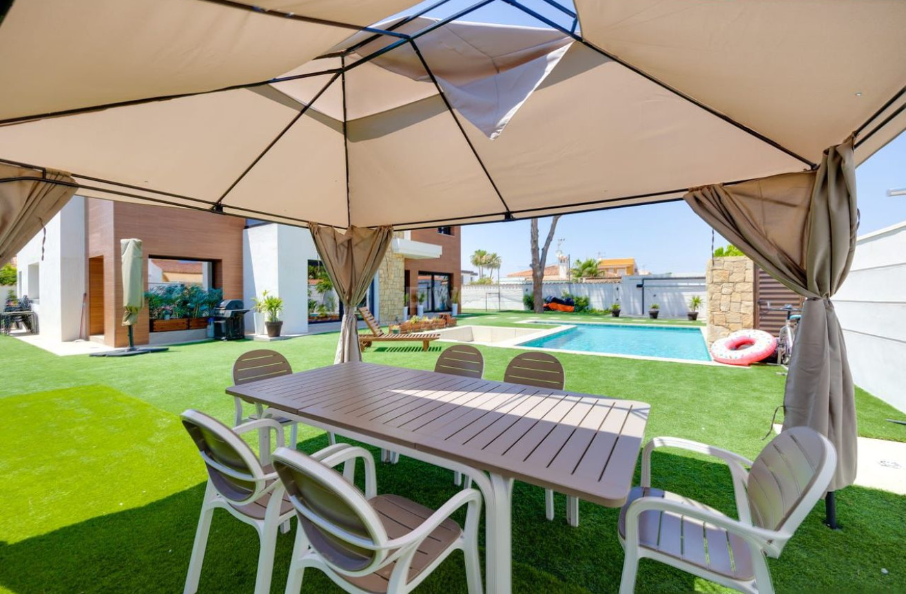 Odsprzedaż - Villa - Torrevieja - Costa Blanca
