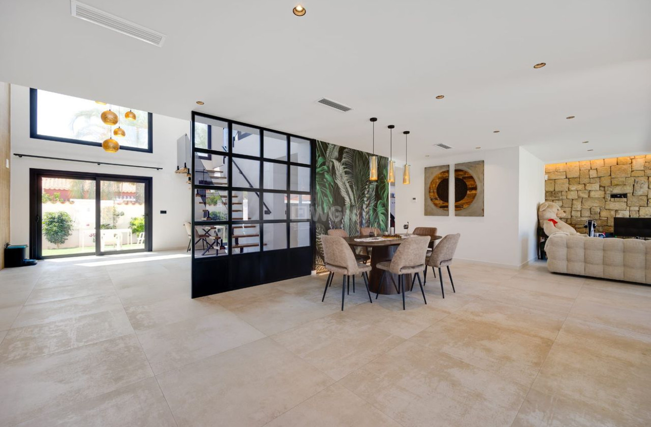 Odsprzedaż - Villa - Torrevieja - Costa Blanca