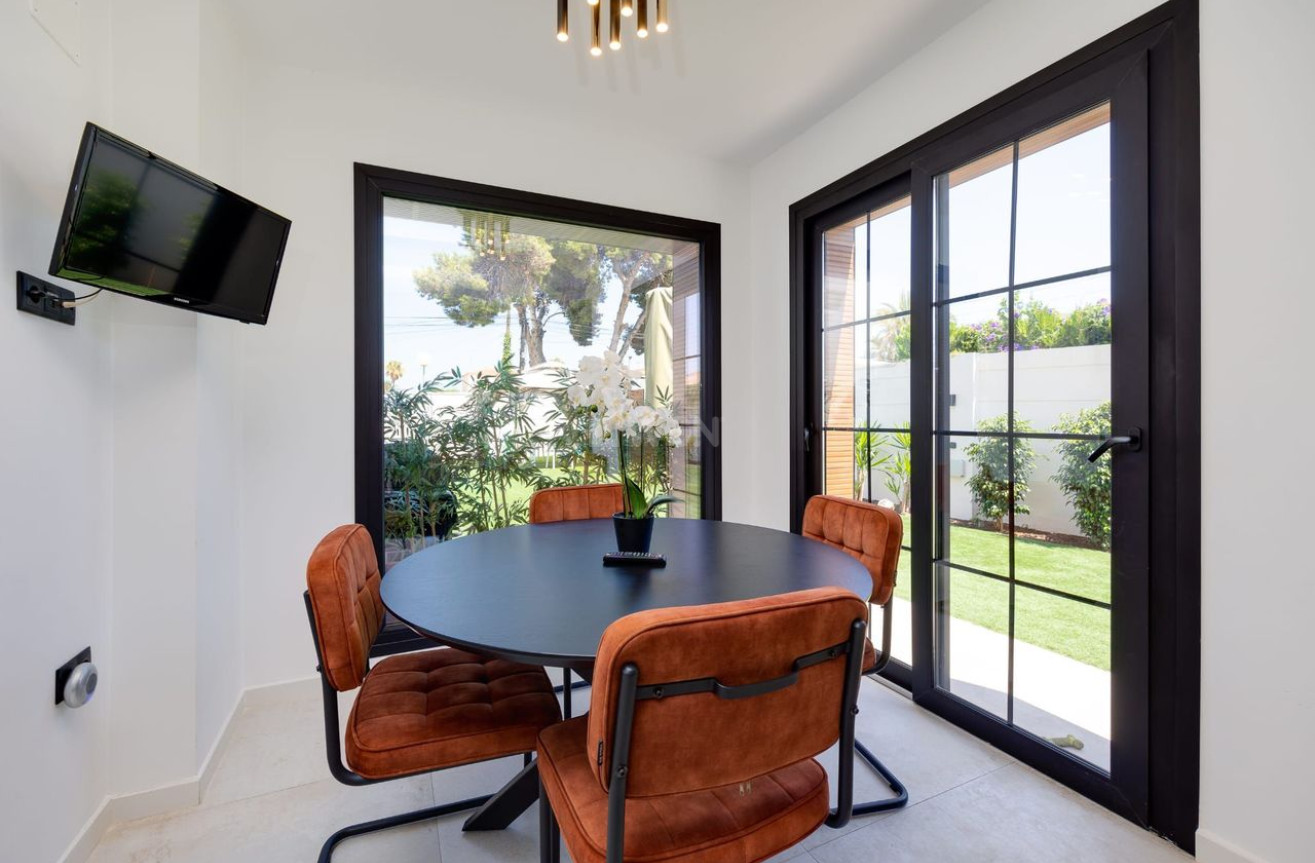 Odsprzedaż - Villa - Torrevieja - Costa Blanca