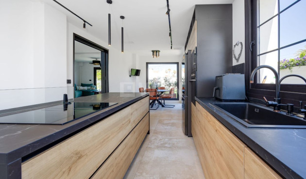 Odsprzedaż - Villa - Torrevieja - Costa Blanca