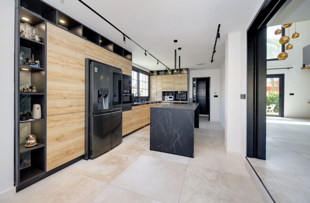 Odsprzedaż - Villa - Torrevieja - Costa Blanca