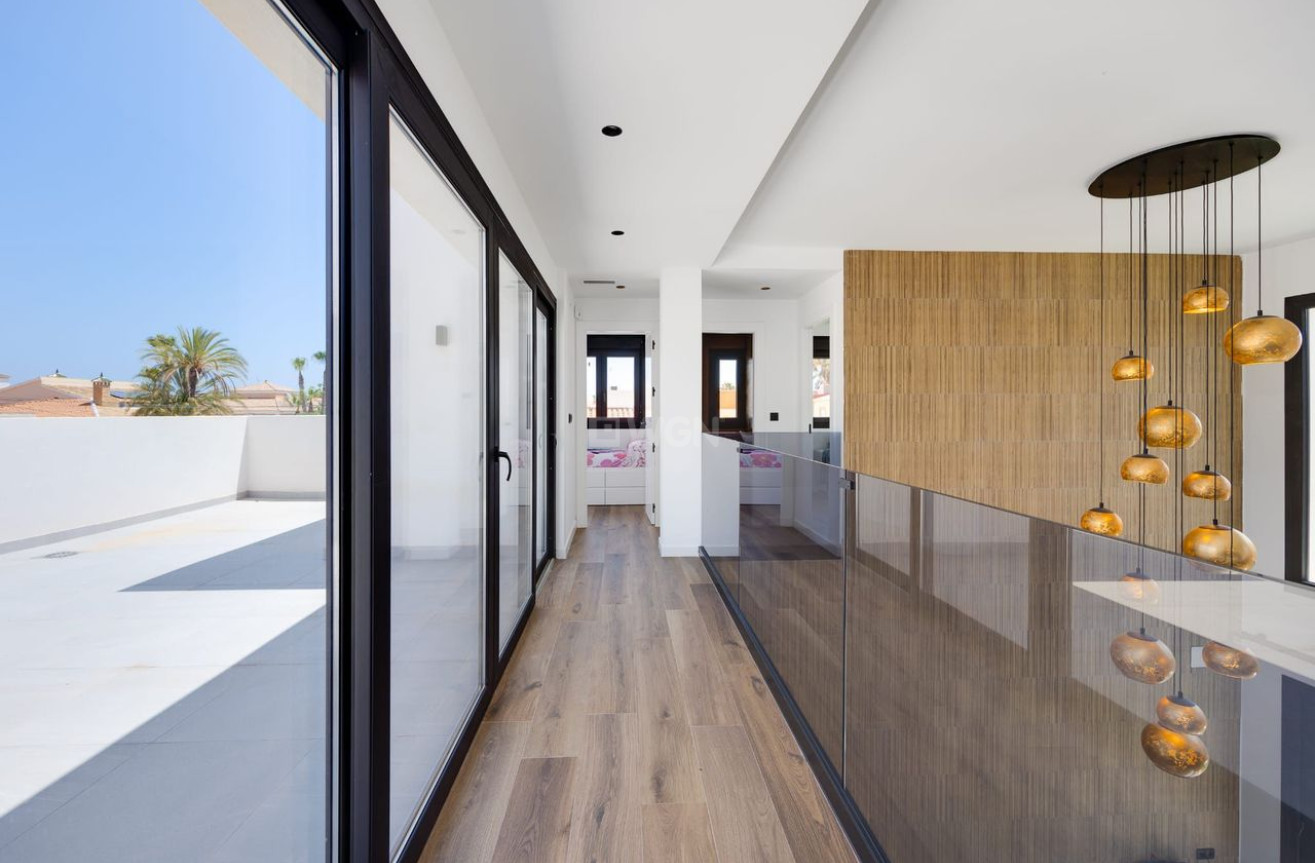 Odsprzedaż - Villa - Torrevieja - Costa Blanca