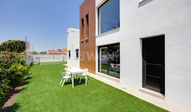 Odsprzedaż - Villa - Torrevieja - Costa Blanca