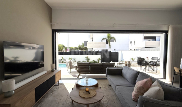 Odsprzedaż - Bungalow - Pilar de la Horadada - Costa Blanca