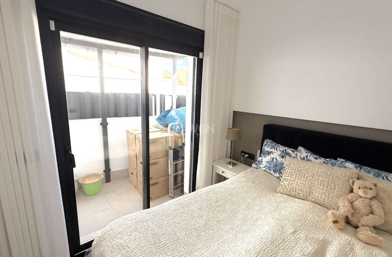 Odsprzedaż - Bungalow - Pilar de la Horadada - Costa Blanca