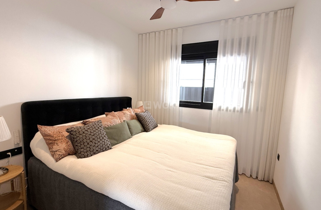 Odsprzedaż - Bungalow - Pilar de la Horadada - Costa Blanca