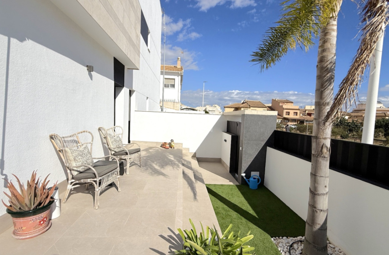 Odsprzedaż - Bungalow - Pilar de la Horadada - Costa Blanca