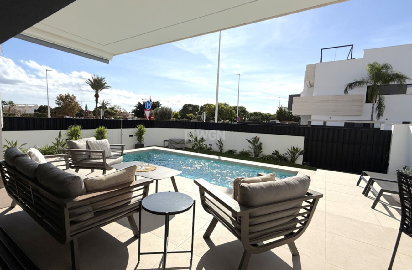 Odsprzedaż - Bungalow - Pilar de la Horadada - Costa Blanca