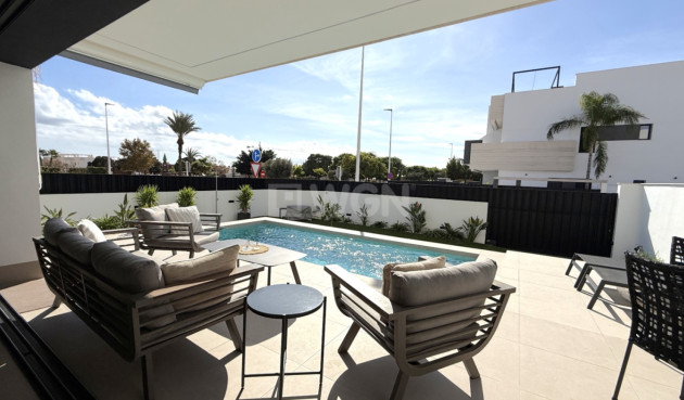 Odsprzedaż - Bungalow - Pilar de la Horadada - Costa Blanca