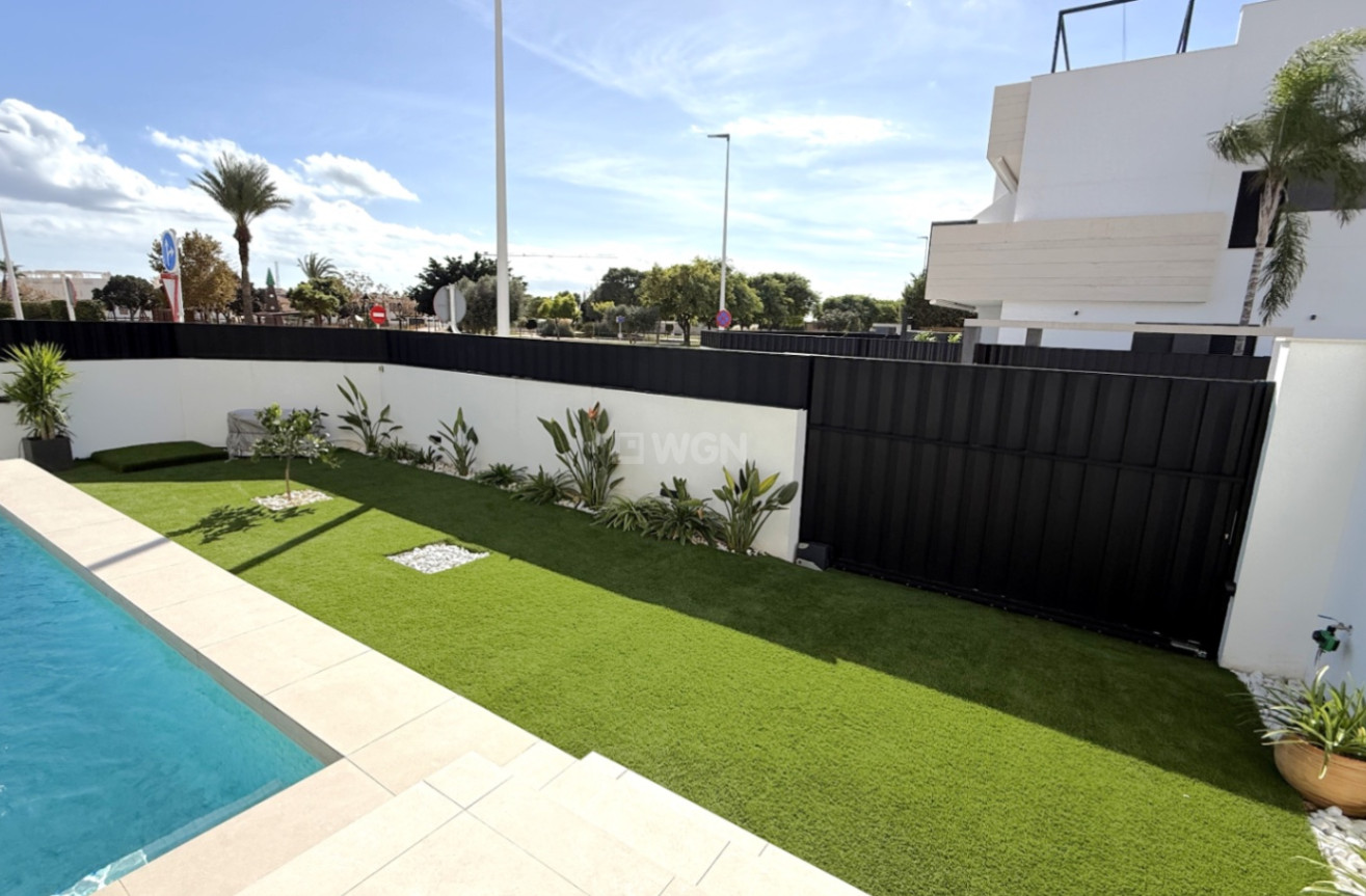 Odsprzedaż - Bungalow - Pilar de la Horadada - Costa Blanca