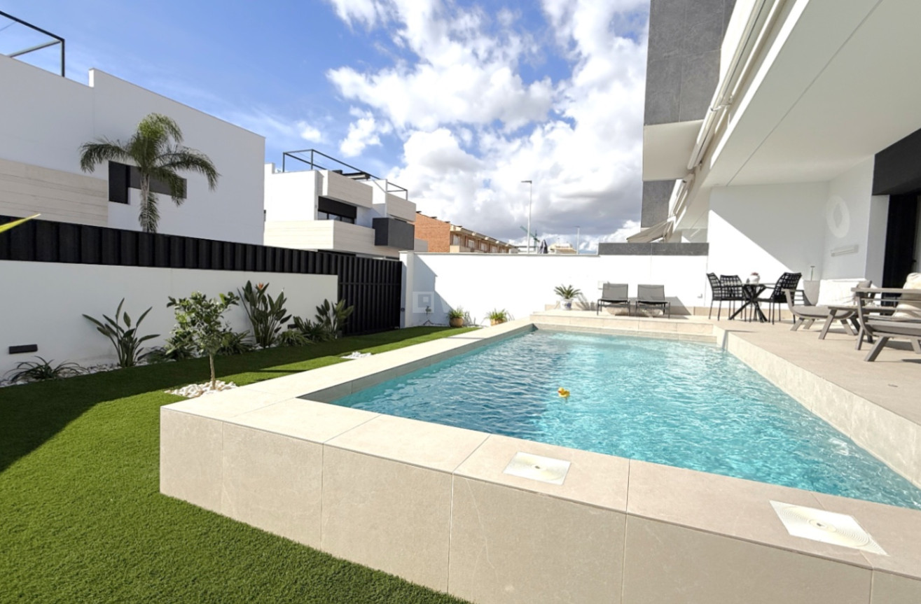 Odsprzedaż - Bungalow - Pilar de la Horadada - Costa Blanca