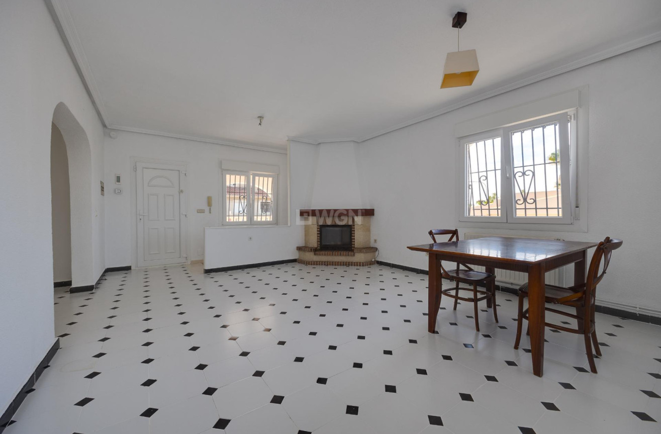 Odsprzedaż - Villa - Torrevieja - La Siesta - El Salado - Torreta