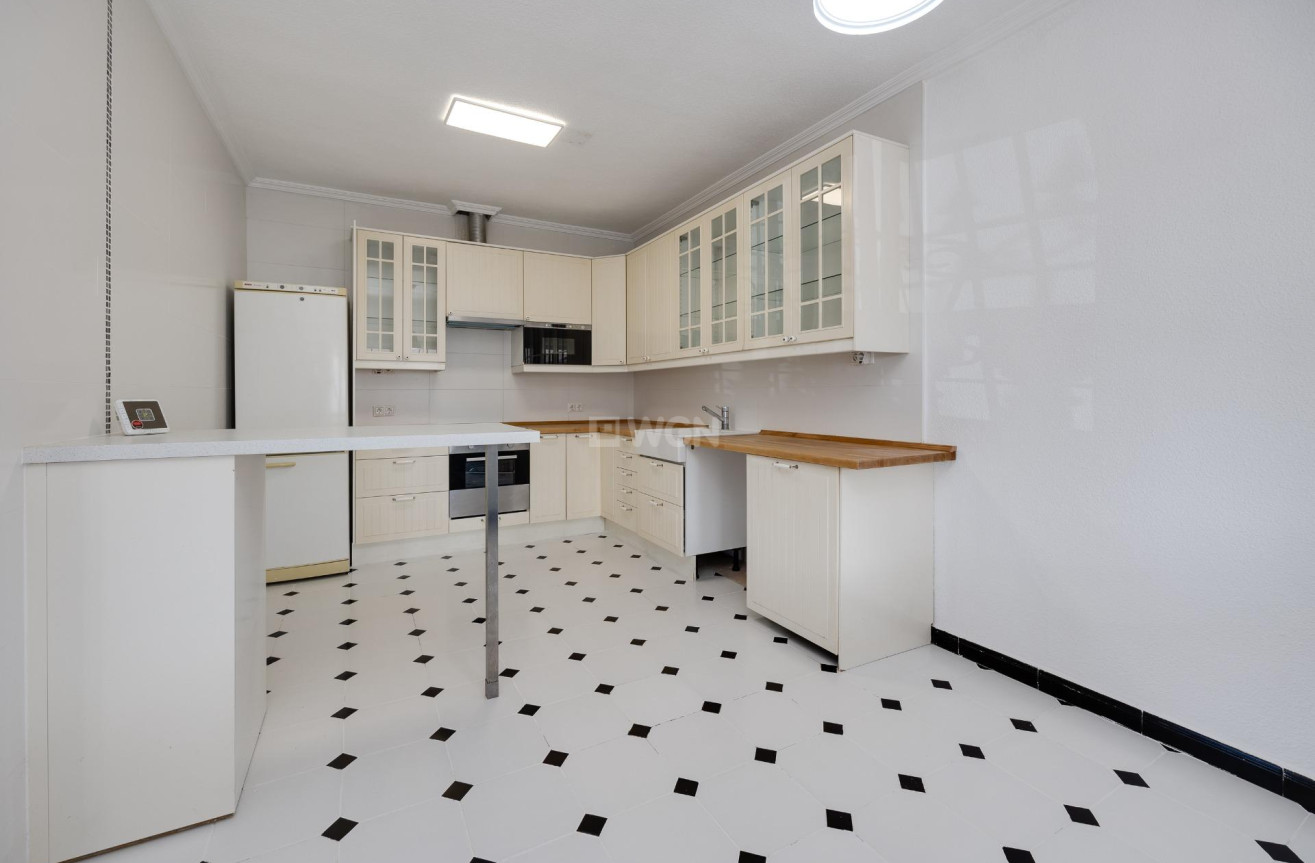 Odsprzedaż - Villa - Torrevieja - La Siesta - El Salado - Torreta