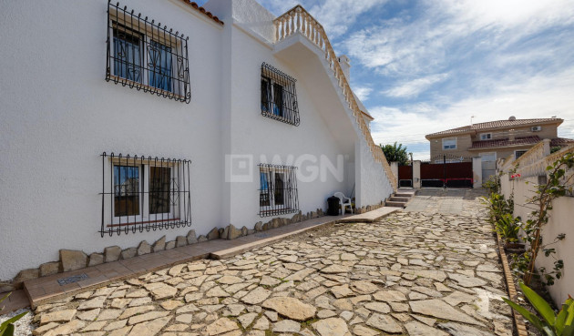 Odsprzedaż - Villa - Torrevieja - La Siesta - El Salado - Torreta