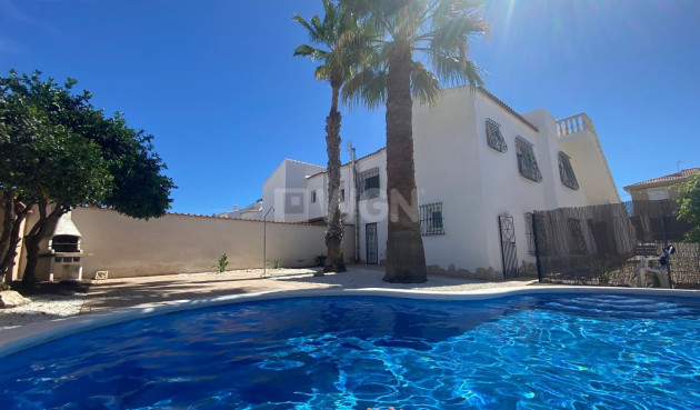 Odsprzedaż - Villa - Torrevieja - La Siesta - El Salado - Torreta