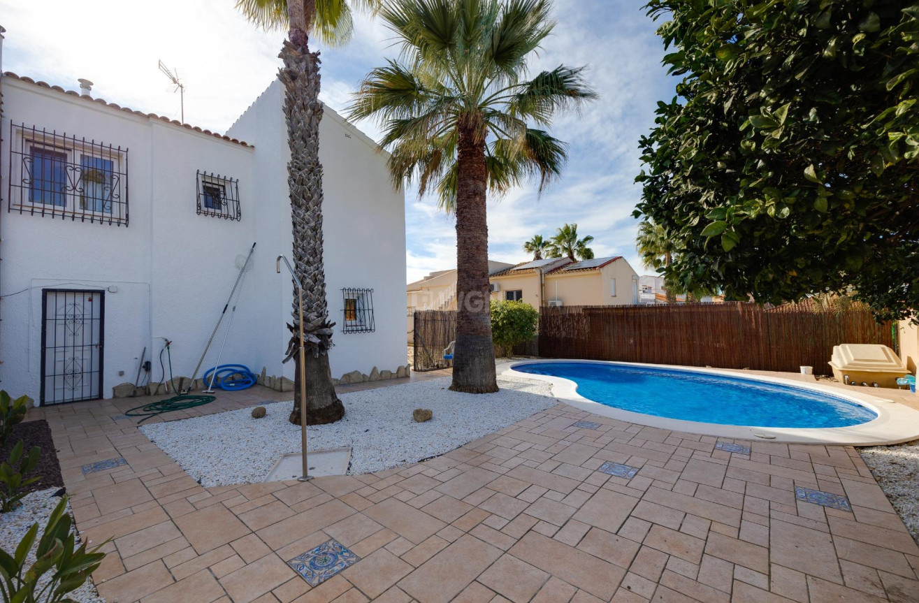 Odsprzedaż - Villa - Torrevieja - La Siesta - El Salado - Torreta