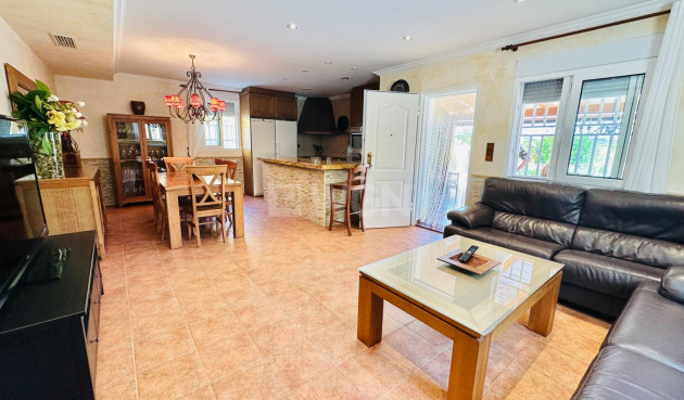 Reventa - Villa - Orihuela - Urb. Montepinar