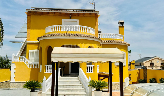 Reventa - Villa - Orihuela - Urb. Montepinar