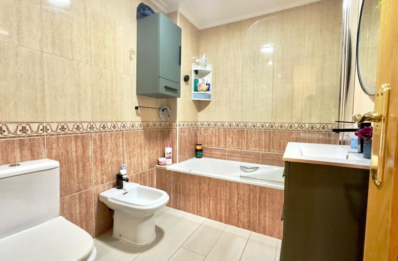 Resale - Apartment / flat - Torrevieja