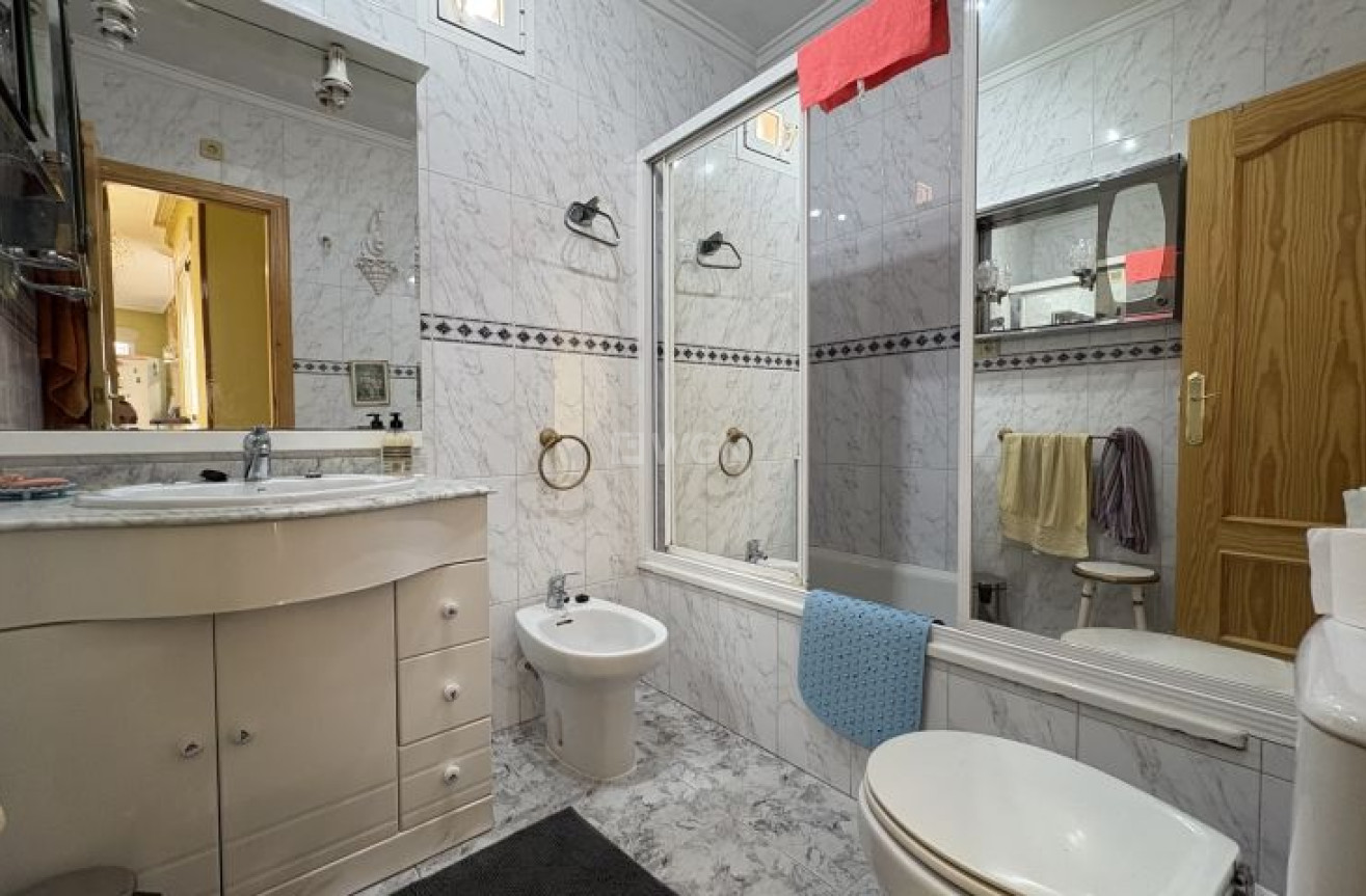 Resale - Apartment / flat - Torrevieja - Costa Blanca