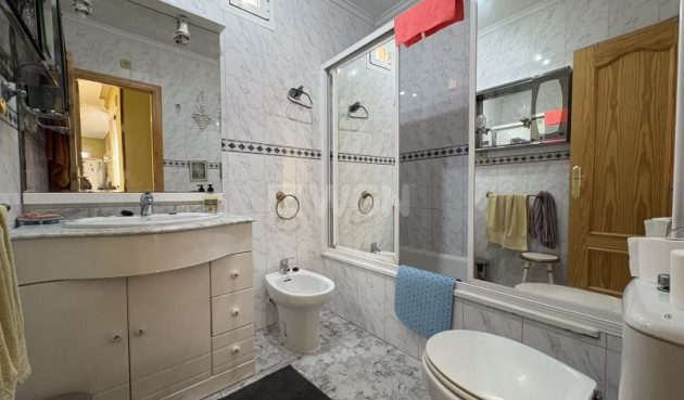 Resale - Apartment / flat - Torrevieja - Costa Blanca