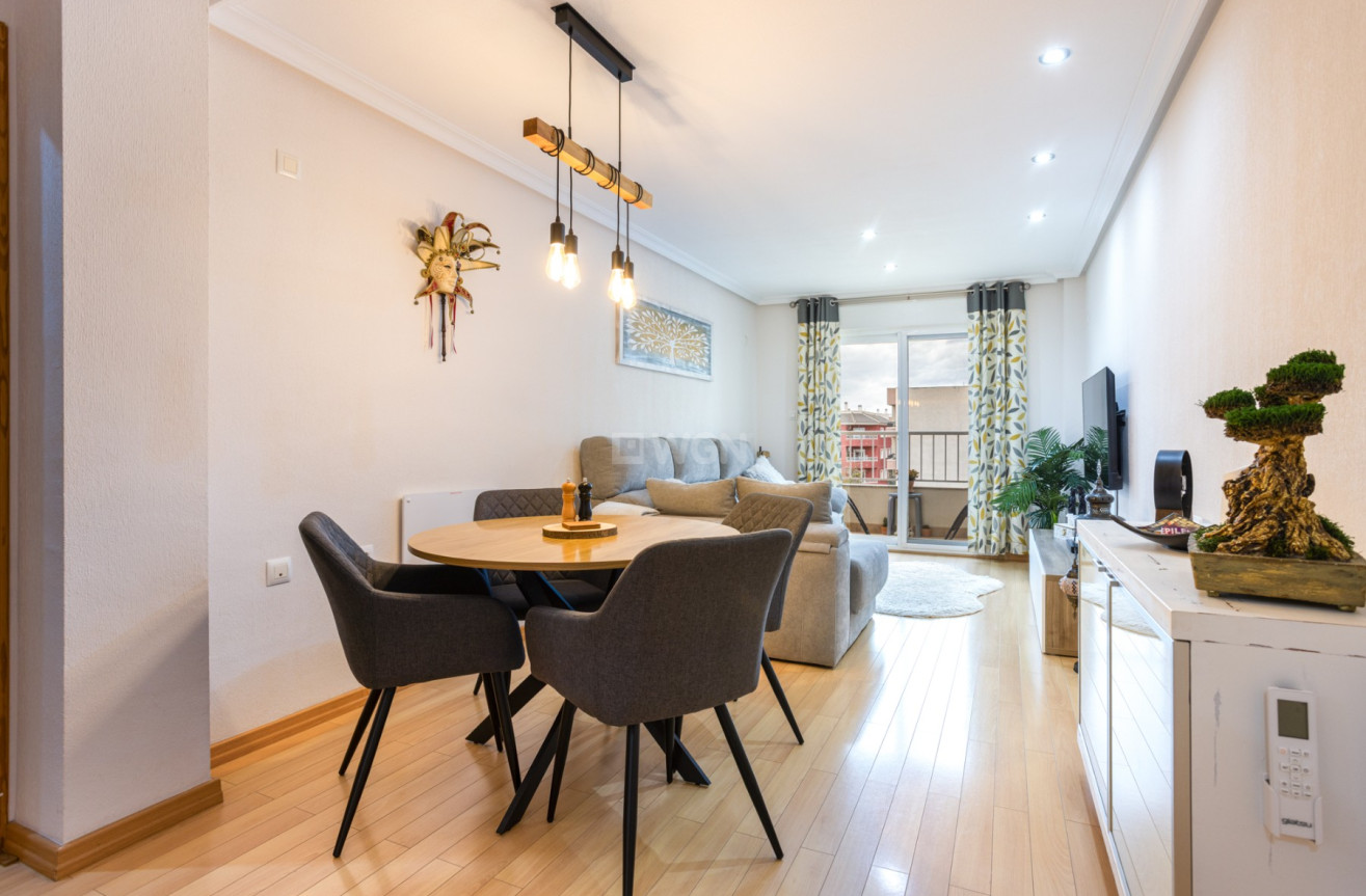 Odsprzedaż - Mieszkanie w bloku - Los Montesinos - Costa Blanca