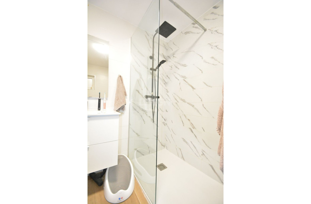 Odsprzedaż - Mieszkanie w bloku - Guardamar del Segura - Costa Blanca