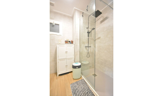 Odsprzedaż - Mieszkanie w bloku - Guardamar del Segura - Costa Blanca