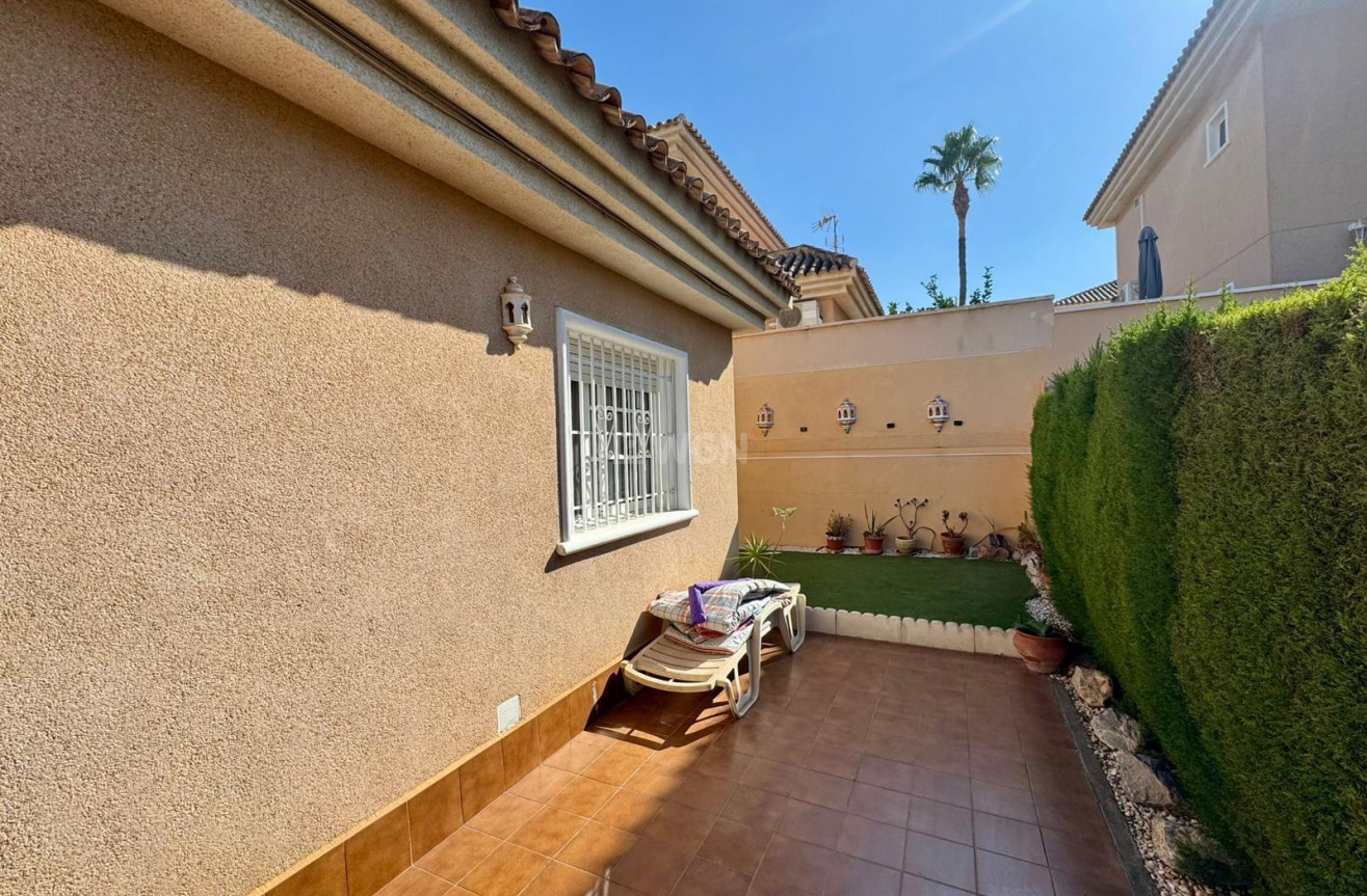 Resale - Villa - Torrevieja - Costa Blanca